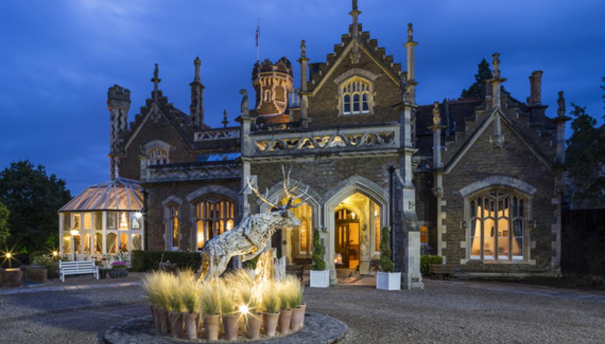 oakley court windsor